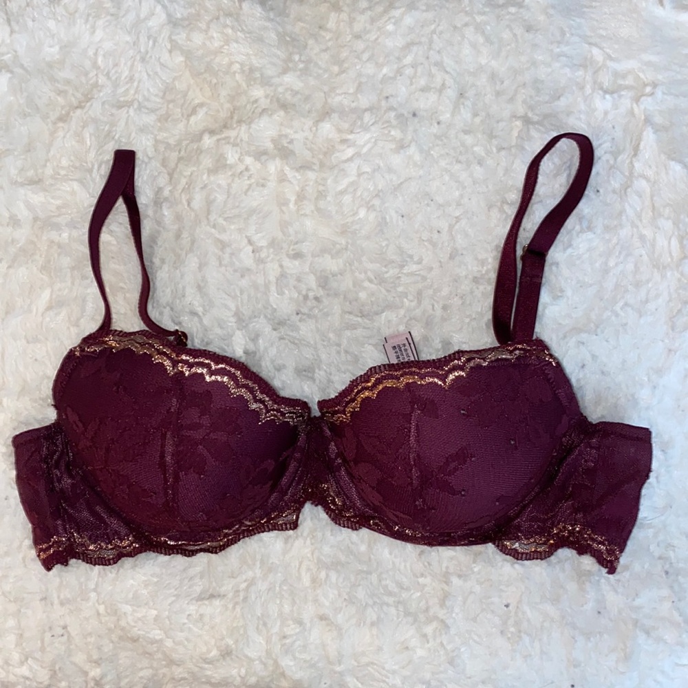 Victoria’s Secret, 34B